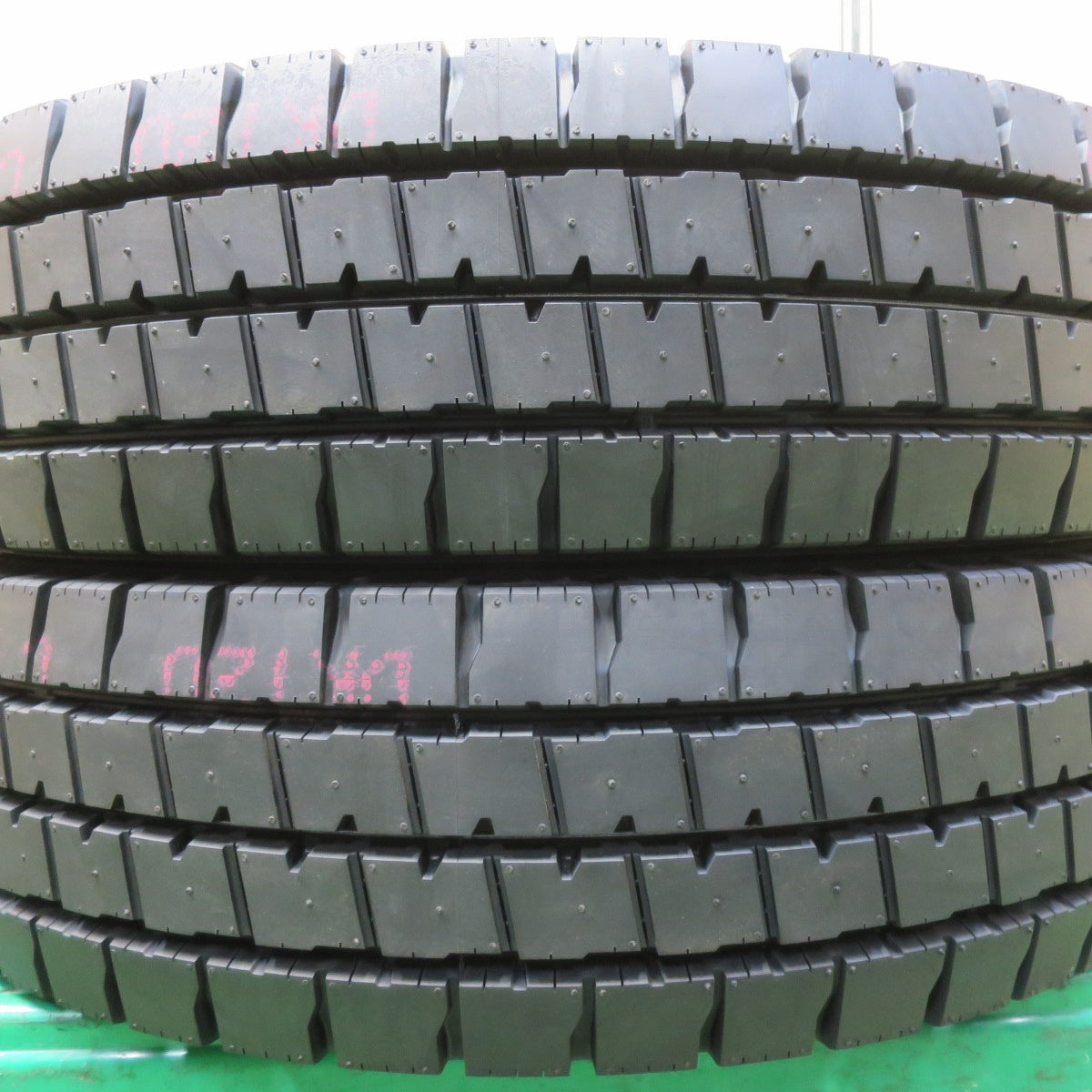 未使用!25年!2本★トラック タイヤ 205/80R17.5 120/118N ブリヂストン デュラビス G640 DURAVIS 17.5インチ★5063007イノタ