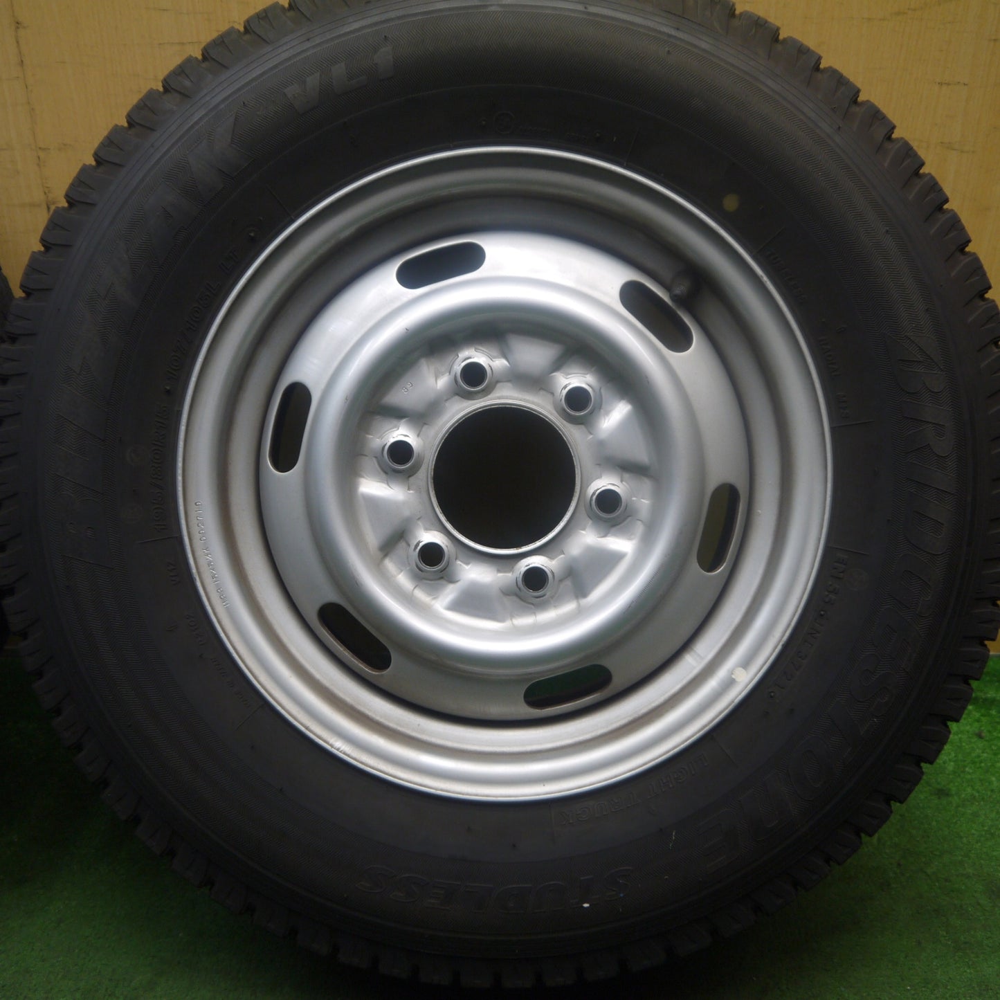 バリ溝!21年!キレイ!9.5分!2本★スタッドレス 195/80R15 107/105L ブリヂストン ブリザック VL1 スチール ホイール 15インチ PCD139.7/6H★5091904Hス