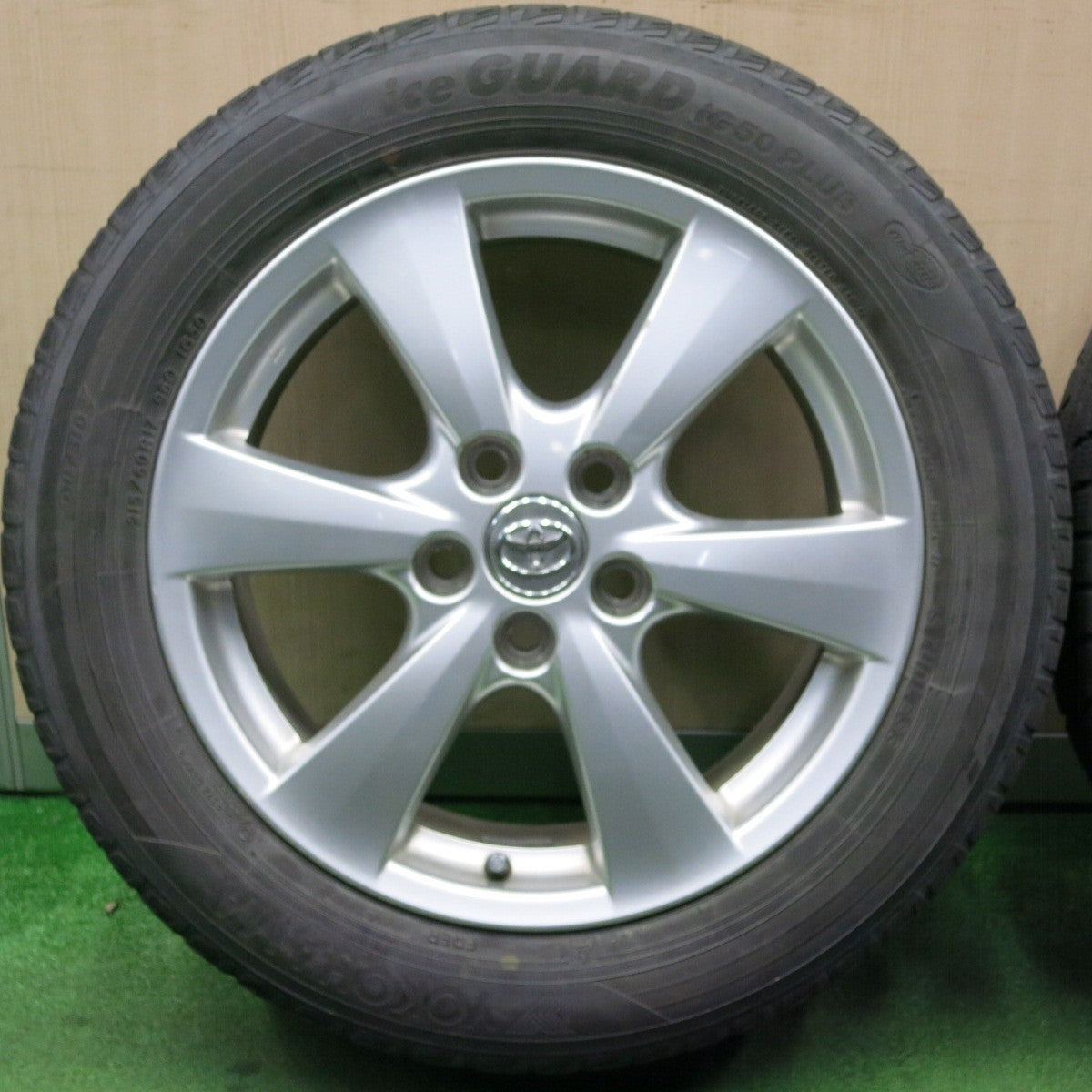 キレイ★トヨタ エスティマ 純正 215/60R17 スタッドレス ヨコハマ アイスガード iG50 プラス PCD114.3/5H★5011101NJス