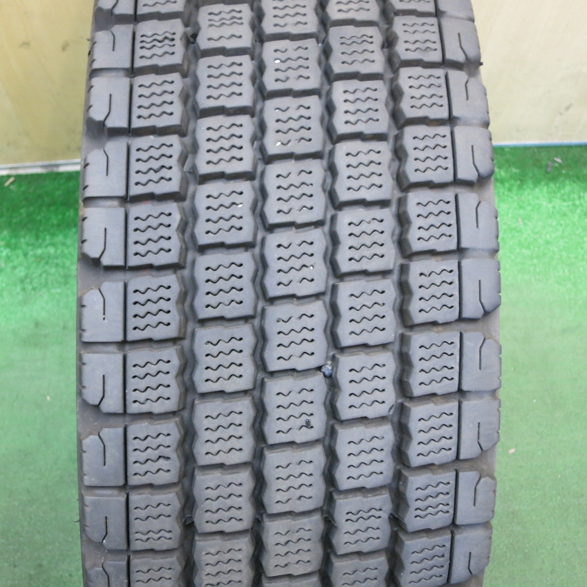 1本価格!25年★トラック タイヤ 245/70R19.5 136/134J スタッドレス ブリヂストン エコピア W911 Ⅱ 19.5インチ★6072905KKスタ