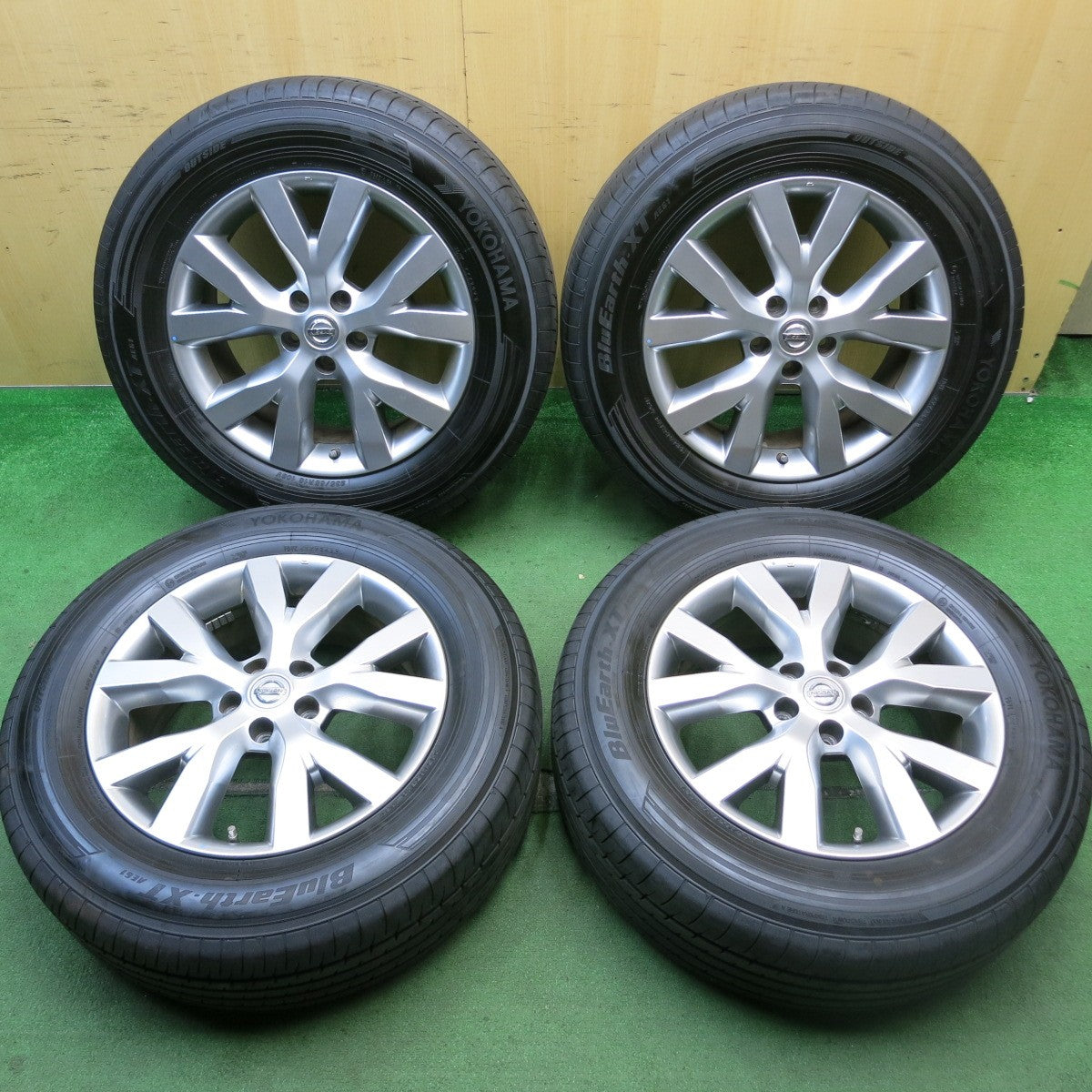 バリ溝!23年!キレイ!9.5分★日産 Z51 ムラーノ 純正 235/65R18 ヨコハマ BluEarth-XT AE61 18インチ PCD114.3/5H★5072708HAノ