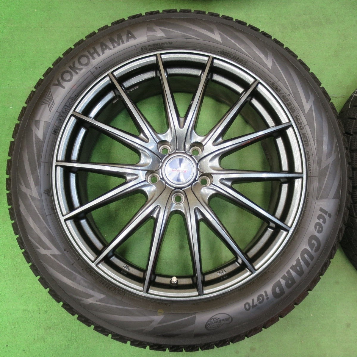 バリ溝!23年!キレイ!9.5分以上★スタッドレス 225/55R19 ヨコハマ アイスガード iG70 VELVA SPORTZ ヴェルヴァ 19インチ PCD114.3/5H★5020105イス