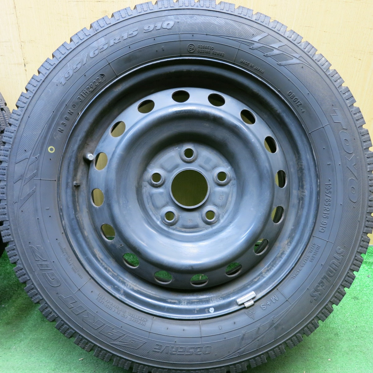 バリ溝!22年!9.5分★スタッドレス 195/65R15 トーヨー オブザーブ ガリット GIZ スチール ホイール 15インチ PCD114.3/5H★5092512HAス