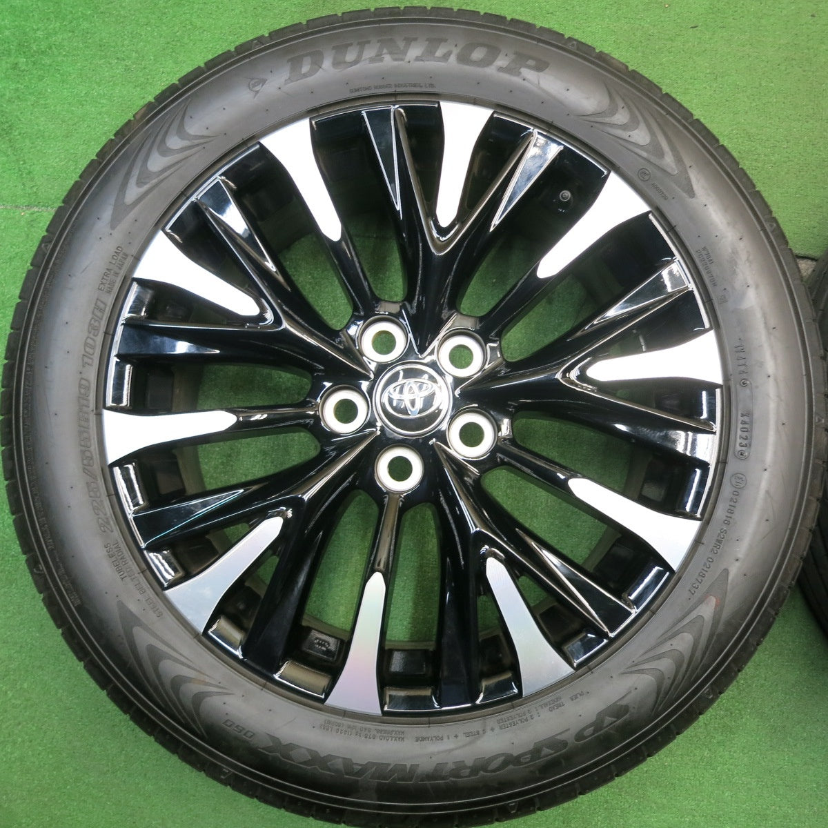 新車外し!23年★トヨタ 40系 アルファード ヴェルファイア エグゼクティブ 純正 225/55R19 ダンロップ SPスポーツマックス 060 19インチ PCD120/5H★5042901NJノ