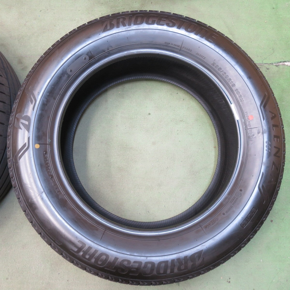 新車外し!26年◎235/60R18 ブリヂストン アレンザ 001 ALENZA タイヤ 18インチ レクサス NX RX CX-60 CX-80 等◎6101609イノタ