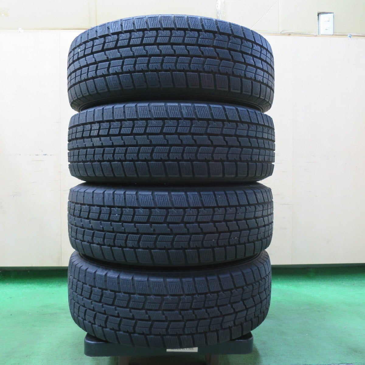 バリ溝!22年!9.5分以上★スタッドレス 195/65R15 グッドイヤー アイスナビ7 TOPRUN トップラン 15インチ PCD114.3/5H★5010706イス