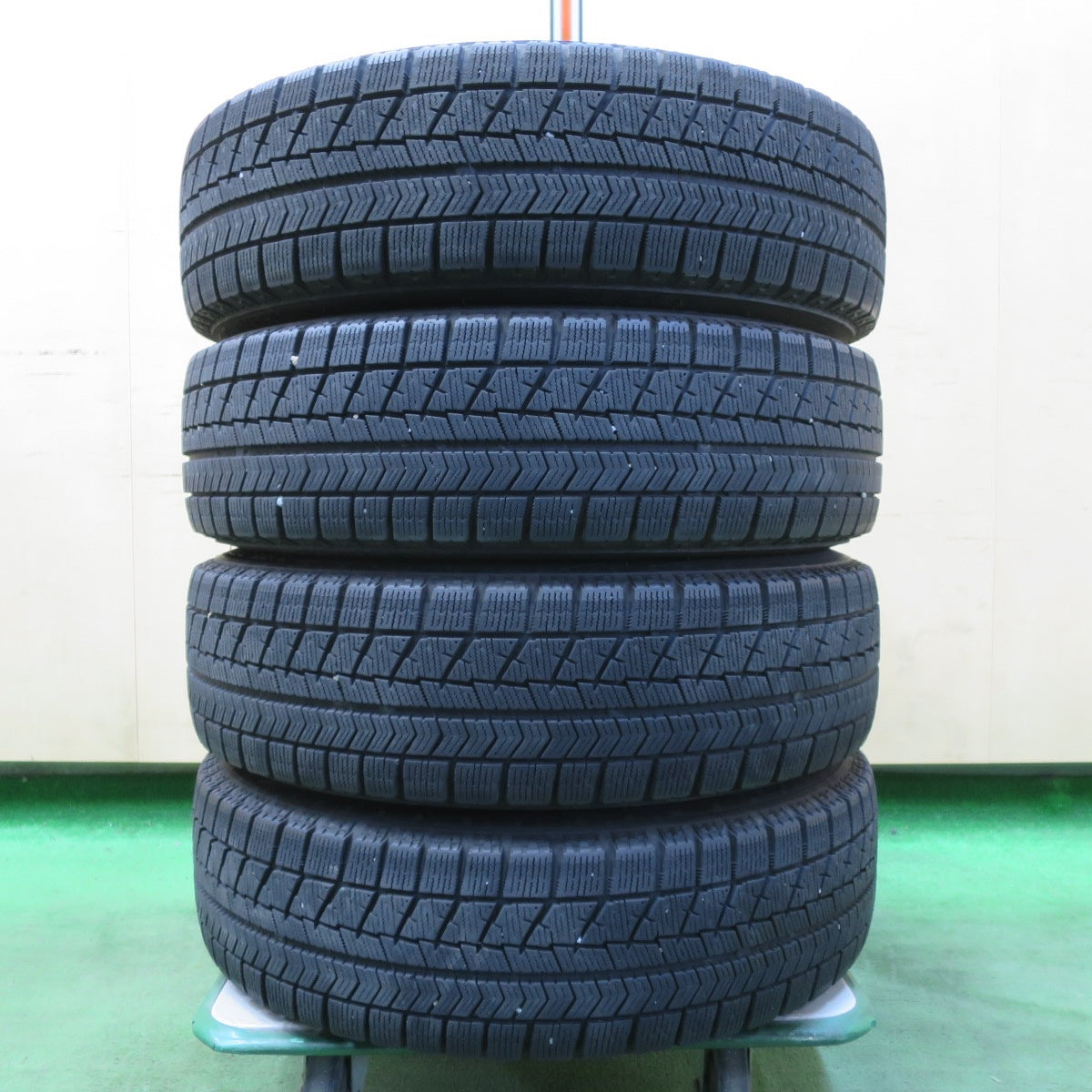 キレイ★スタッドレス 155/70R13 ブリヂストン ブリザック VRX 社外 アルミ 13インチ PCD100/4H★5042510イス