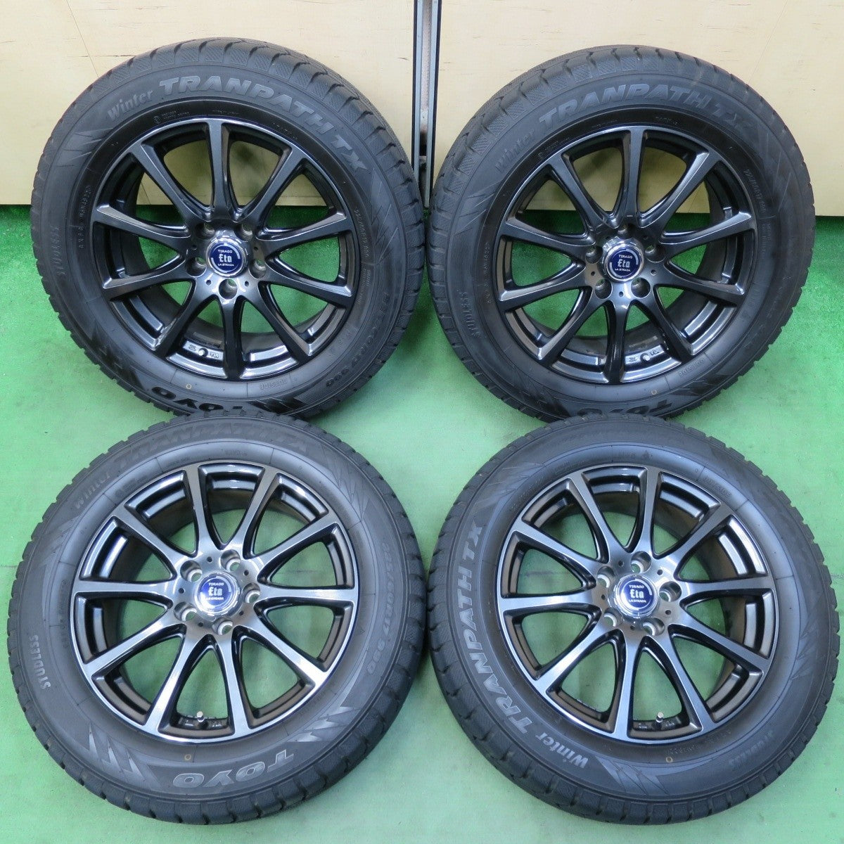 バリ溝!22年!キレイ!9.5分★スタッドレス 225/60R17 トーヨー ウインター トランパス TX TIRADO Eta LA STRADA 17インチ PCD114.3/5H★5032207イス