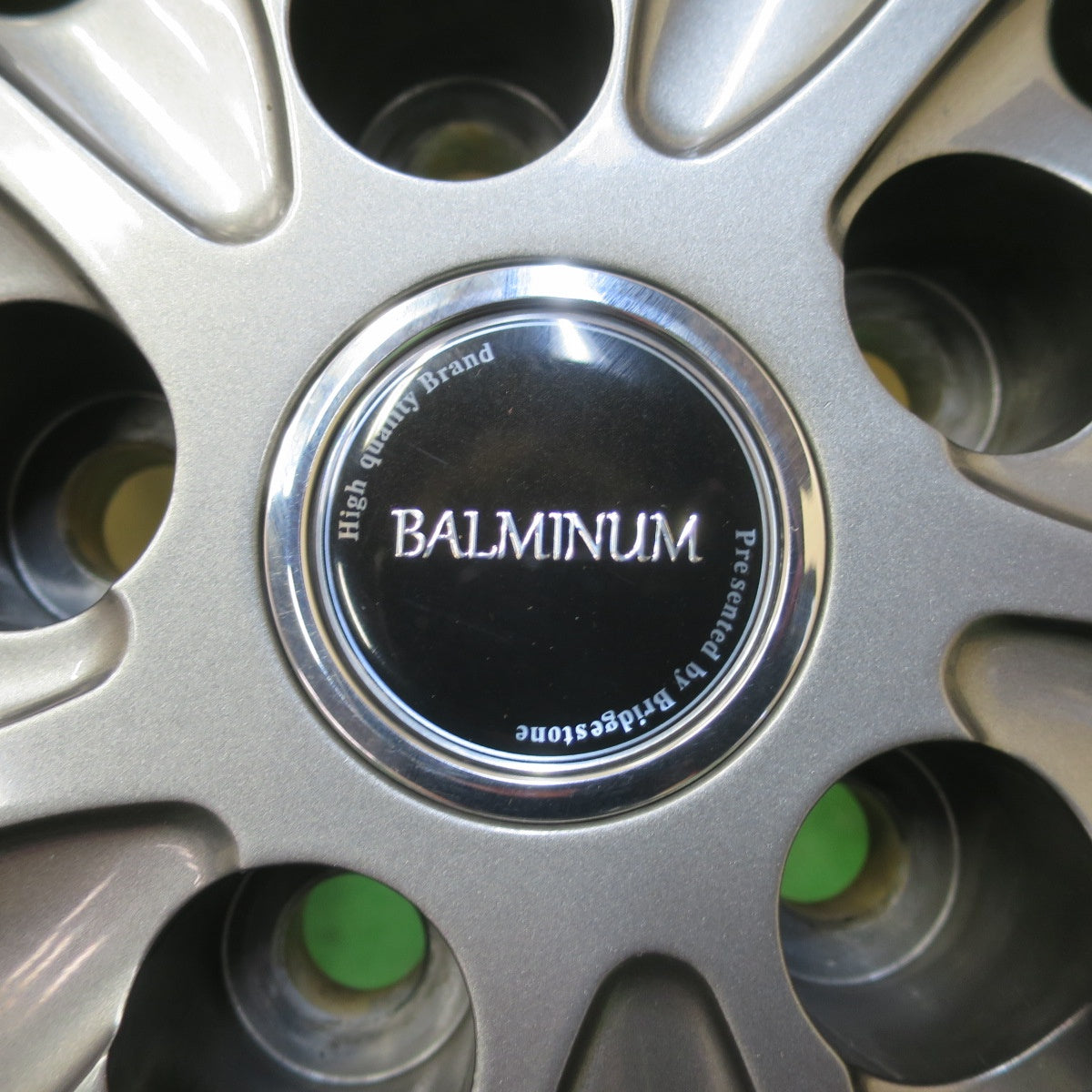 バリ溝!22年!キレイ!9分★スタッドレス 225/60R17 ブリヂストン ブリザック DM-V3 BALMINUM バルミナ 17インチ PCD114.3/5H★5052005イス