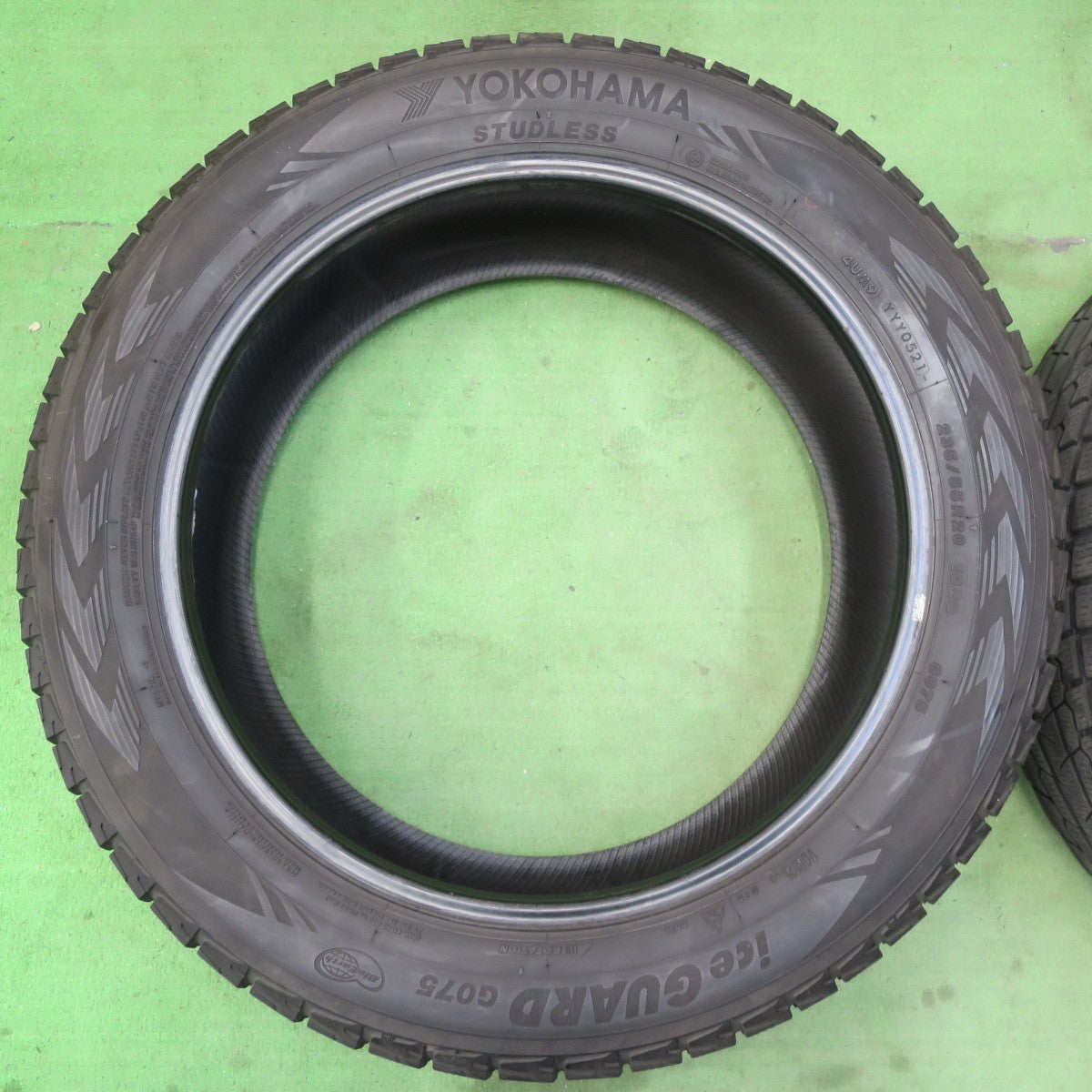 バリ溝!24年!ほぼ10分★スタッドレス 235/55R20 ヨコハマ アイスガード G075 タイヤ 20インチ レクサス RX 等★5042307イスタ