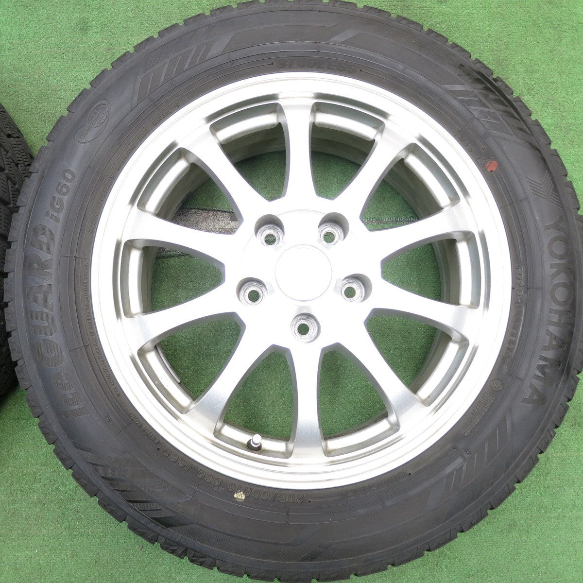 バリ溝!9.5分★スタッドレス 205/60R16 ヨコハマ アイスガード iG60 Stranger ストレンジャー 16インチ PCD114.3/5H★5060606AKス