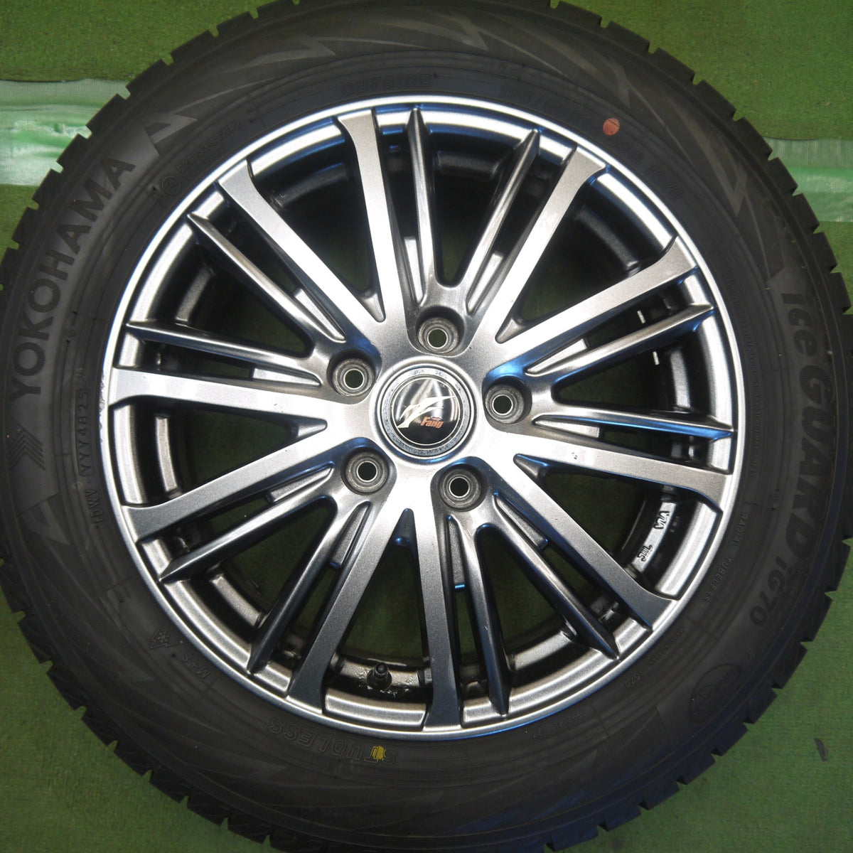 ほぼ未使用!25年◎スタッドレス 195/60R16 ヨコハマ アイスガード iG70 Fang ファング 16インチ PCD114.3/5H◎6100701Hス
