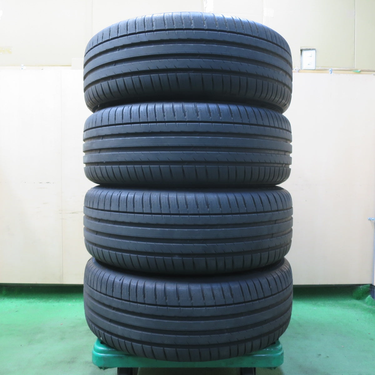 バリ溝!24年!キレイ!9.5分★LOXARNY MULTI FORCHETTA2 SP Spector 235/55R19 ミシュラン パイロット スポーツ4 SUV ロクサーニ マルチフォルケッタ SPスペクター PCD114.3/5H★5061501イノ