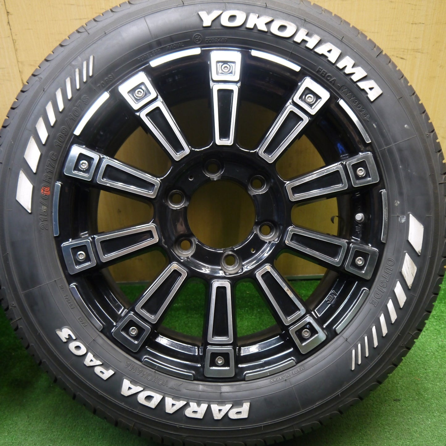 バリ溝!24年!9.5分★Lehrmeister MOST 215/60R17C 109/107S ヨコハマ PARADA PA03 ホワイトレター 17インチ レアマイスター モウスト PCD139.7/6H★5041410Hノ