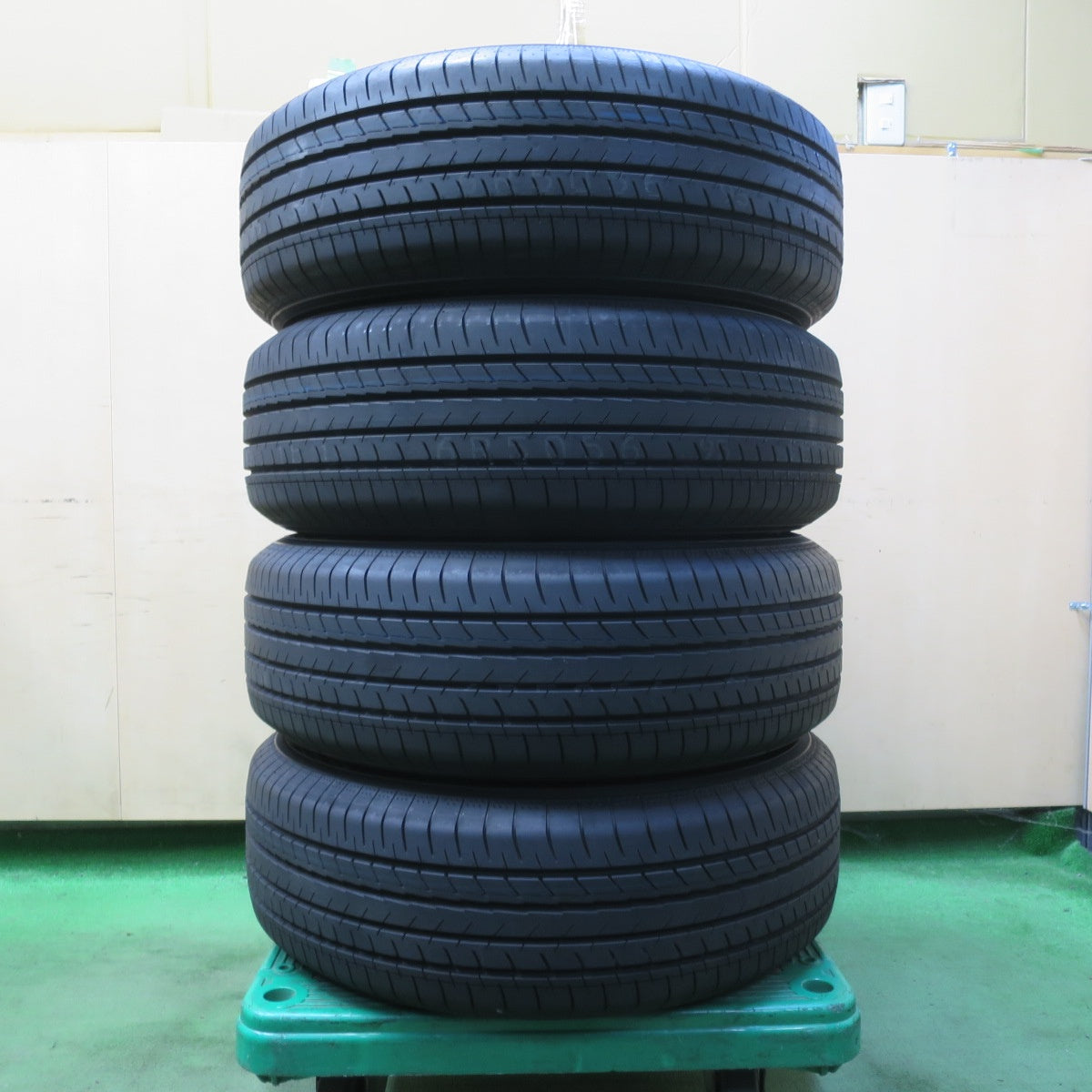 新車外し!25年★トヨタ ヤリス クロス 純正 205/65R16 ヨコハマ BluEarth-GT AE51 ブルーアース 16インチ PCD114.3/5H★5100607イノ