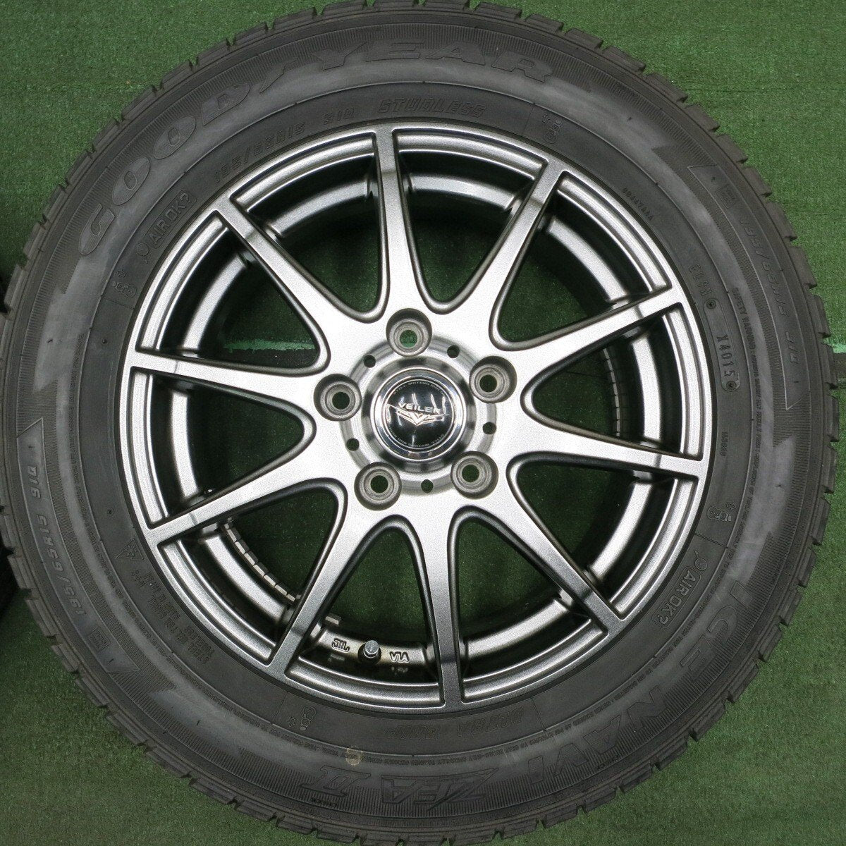 キレイ★VEILER 195/65R15 スタッドレス グッドイヤー アイスナビ ZEA2 15インチ PCD114.3/5H★4051501NJス
