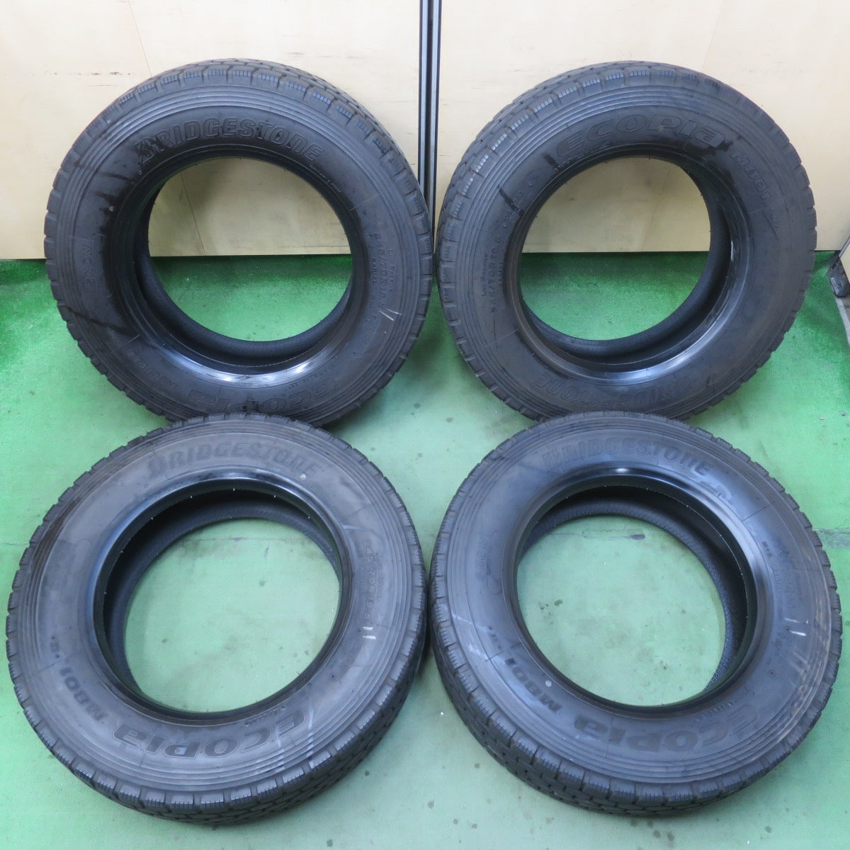 超バリ溝!25年!9.5分以上★トラック バス タイヤ 245/70R19.5 136/134J ブリヂストン エコピア M801 Ⅱ ミックス オールシーズン 19.5インチ★6013102イスタ