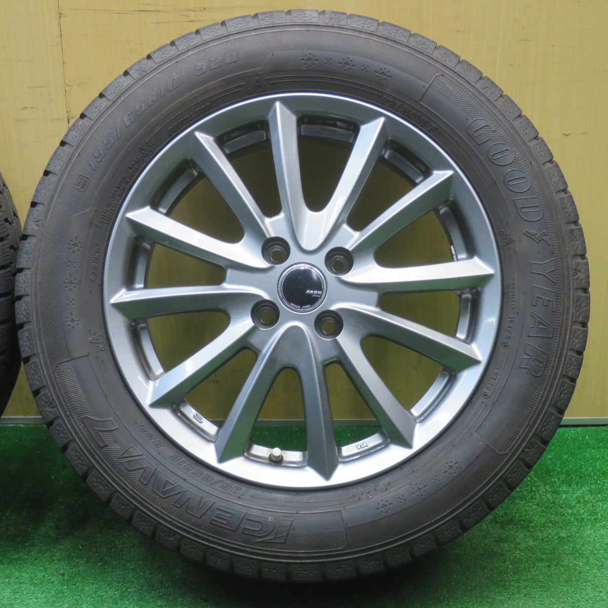 バリ溝!キレイ!8.5分★スタッドレス 195/65R16 グッドイヤー アイスナビ7 ZACK JP-016 MONZA ザック モンツァ 16インチ PCD100/4H★5110507NJス