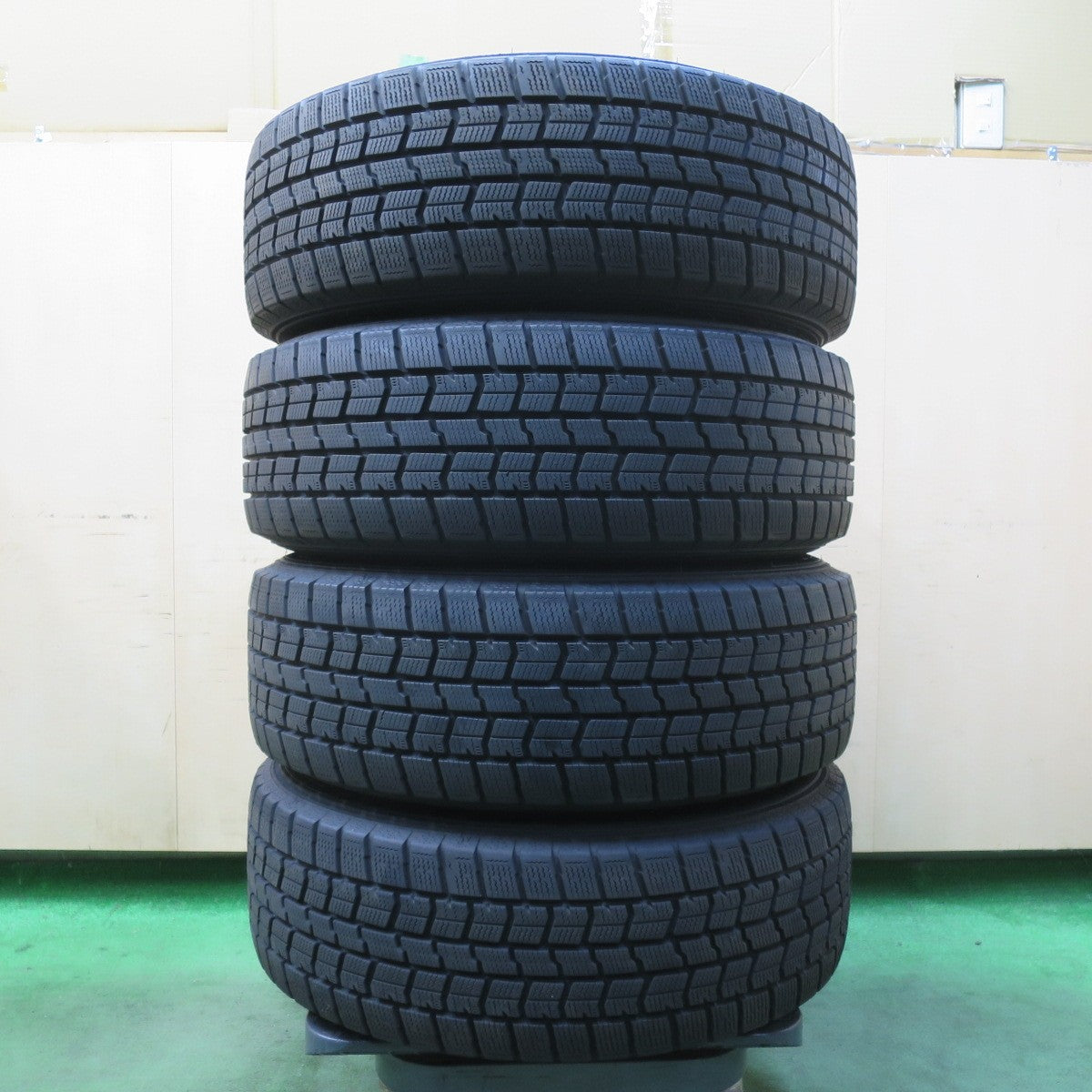 バリ溝!24年!キレイ!ほぼ10分★スタッドレス 205/60R16 グッドイヤー アイスナビ7 TOPRUN トップラン 16インチ PCD114.3/5H★5120613イス