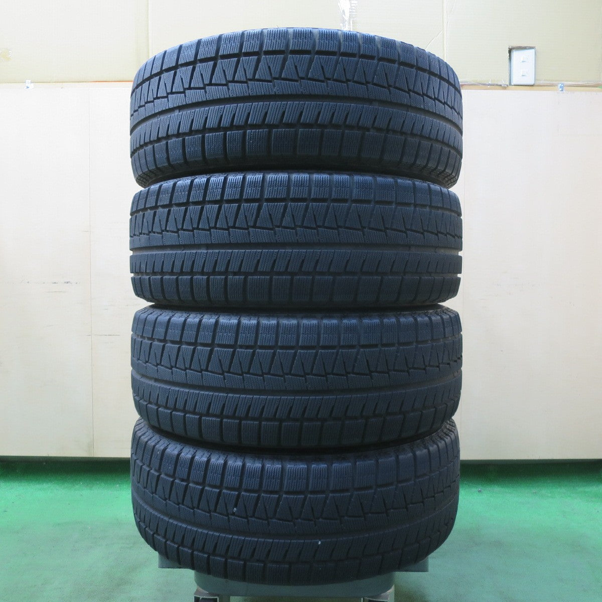 バリ溝!キレイ!8.5分★インプレッサ 等 205/55R16 スタッドレス ブリヂストン アイスパートナー2 ECO FORME エコフォルム 16インチ PCD100/5H★5042911イス