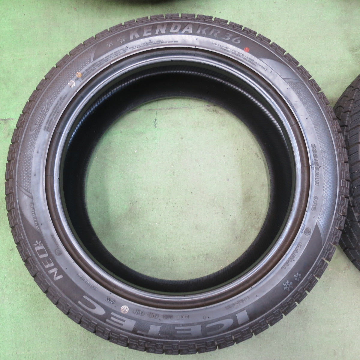 バリ溝!24年!ほぼ10分★スタッドレス 235/50R18 ケンダ KR36 アイステック ネオ タイヤ 18インチ アルファード ヴェルファイア 等★5092404イスタ