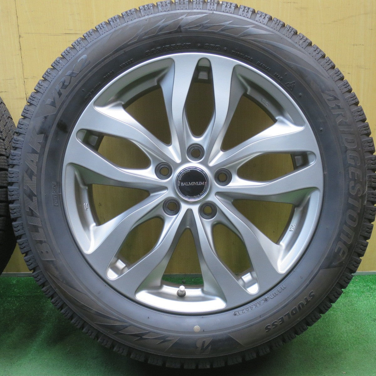 バリ溝!21年!キレイ!9.5分★スタッドレス 225/55R17 ブリヂストン ブリザック VRX2 BALMINUM バルミナ 17インチ PCD114.3/5H★5093004NJス