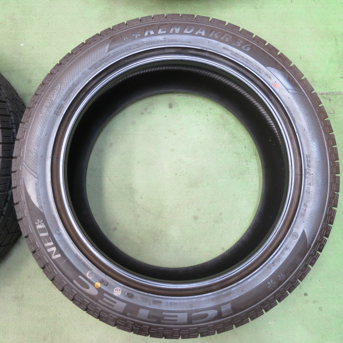 バリ溝!24年!ほぼ10分★スタッドレス 235/50R18 ケンダ KR36 アイステック ネオ タイヤ 18インチ アルファード ヴェルファイア 等★5092404イスタ