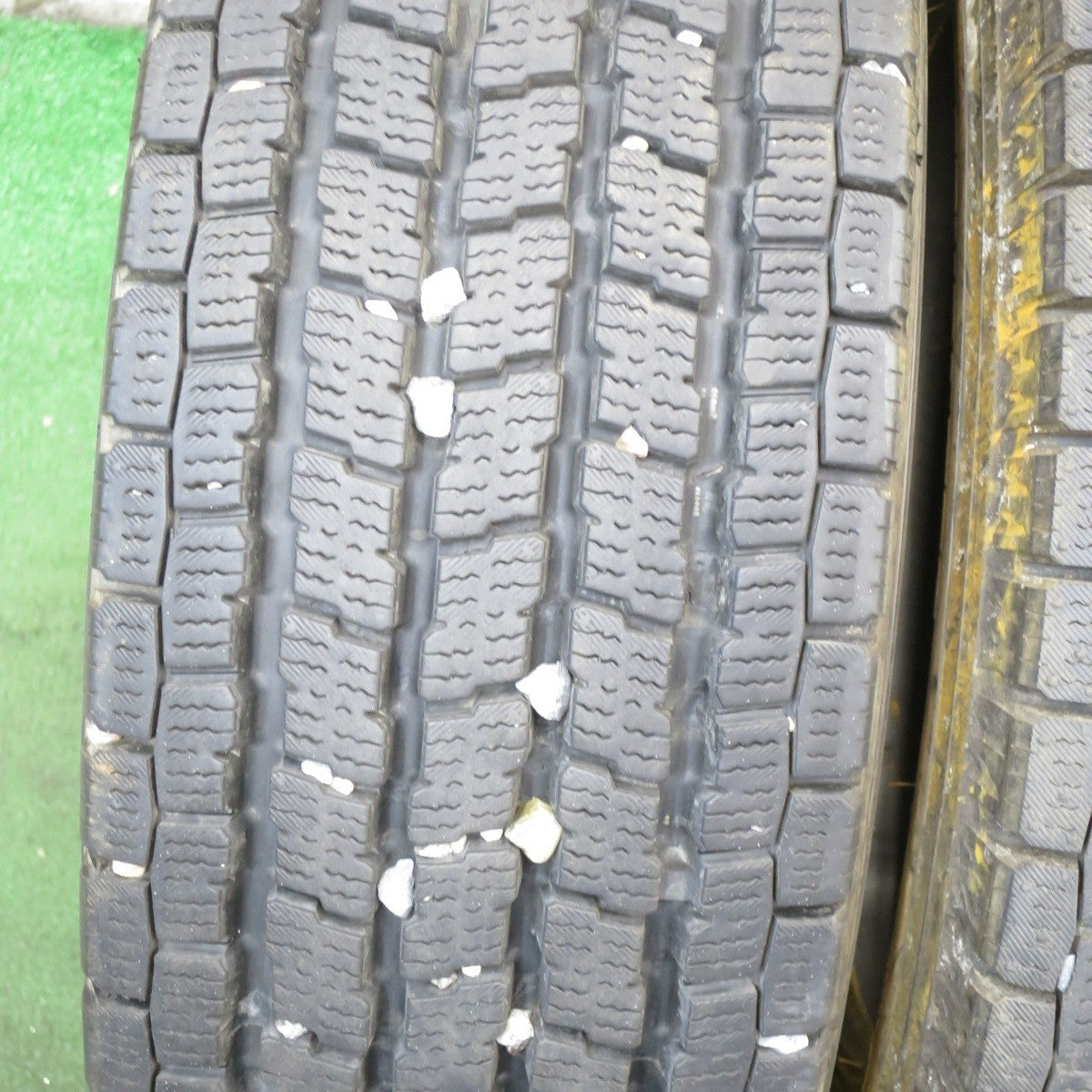 バリ溝!20年!9.5分以上★トラック タイヤ 205/75R16 113/111L 12PR スタッドレス ヨコハマ アイスガード iG91★4052505クスタ