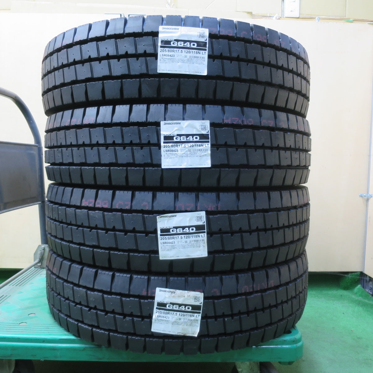 未使用!24年★トラック タイヤ 205/80R17.5 120/118N ブリヂストン デュラビス G640 DURAVIS 17.5インチ★5063005イノタ