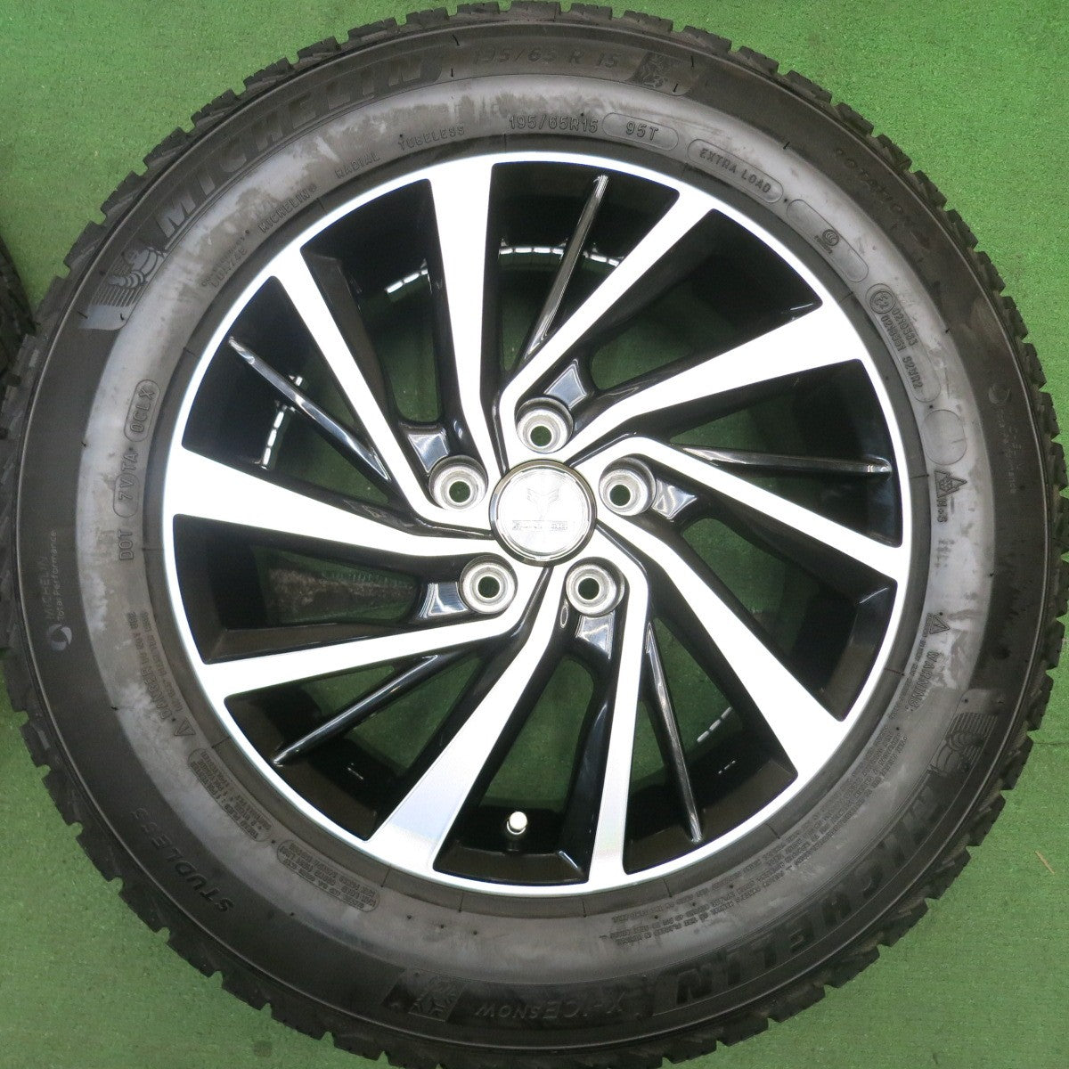 バリ溝!22年!キレイ!ほぼ10分★プリウス 等 195/65R15 スタッドレス ミシュラン X-ICE SNOW FORTIBLE BM2 フォーティブル 15インチ PCD100/5H★5070504HAス