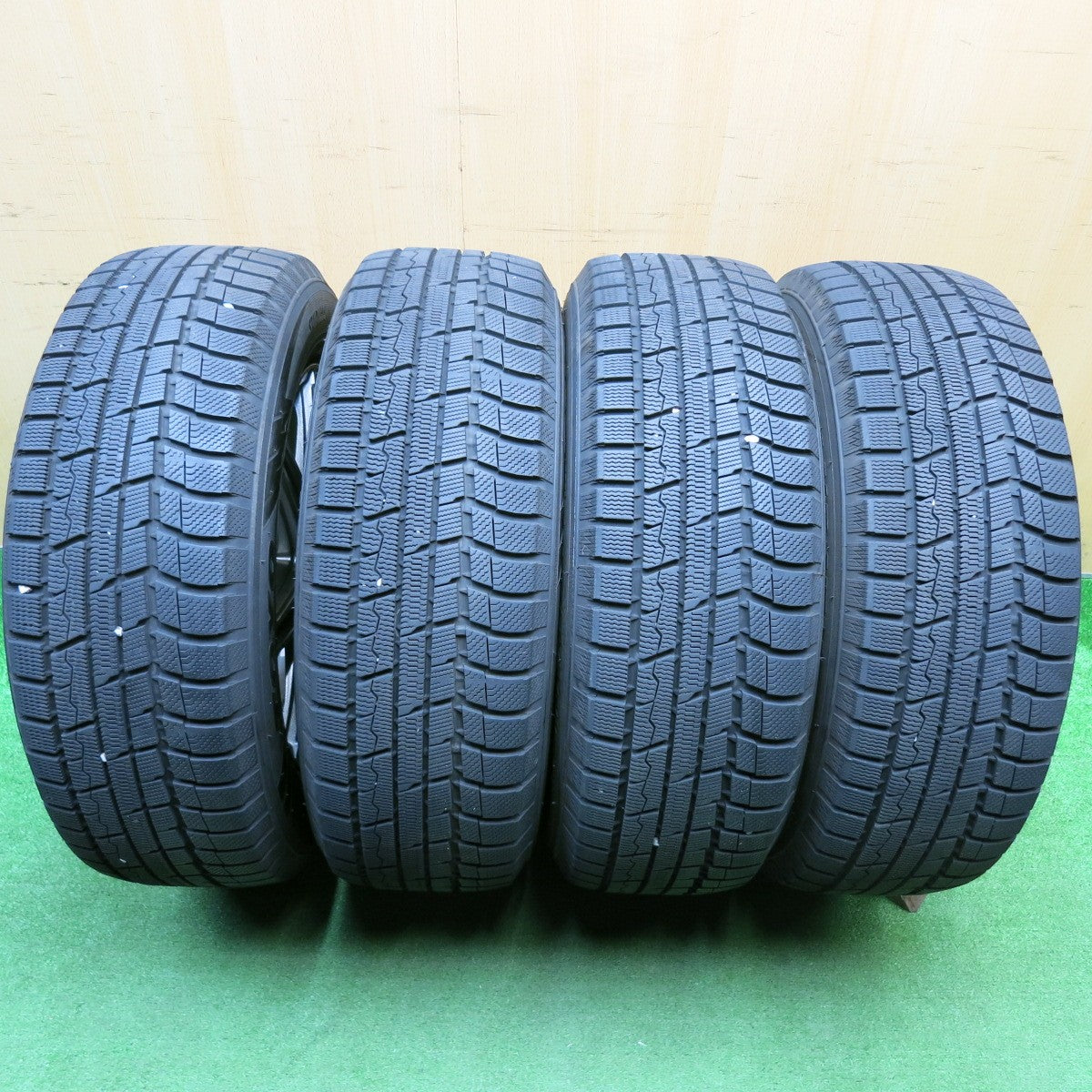 バリ溝!キレイ!9.5分★スタッドレス 225/65R17 トーヨー ウインター トランパス TX SIBILLA NEXT Z7 シビラ 17インチ PCD114.3/5H★5122012HAス
