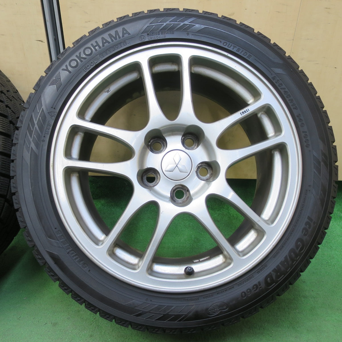 バリ溝!9分★三菱 ランエボ 純正 ENKEI 235/45R17 スタッドレス ヨコハマ アイスガード iG60 17インチ エンケイ PCD114.3/5H★5070202イス