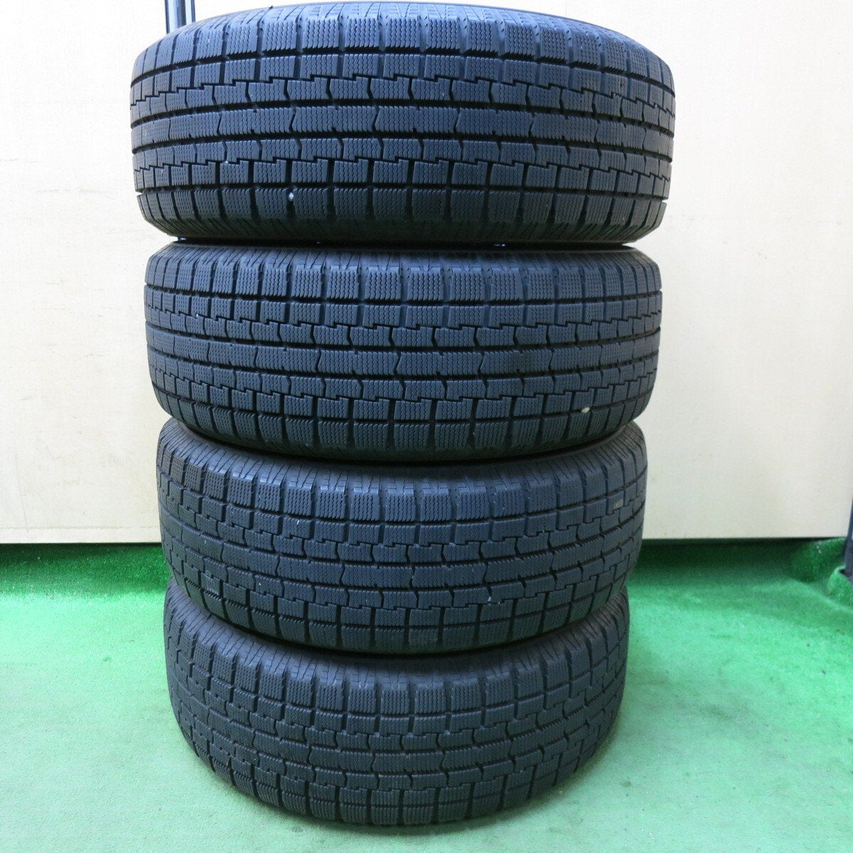バリ溝!キレイ!9.5分★スタッドレス 205/60R16 アイスフロンテージ トーヨー SPORT ABELIA スポルト アベリア 16インチ PCD114.3/5H★5022806SYス