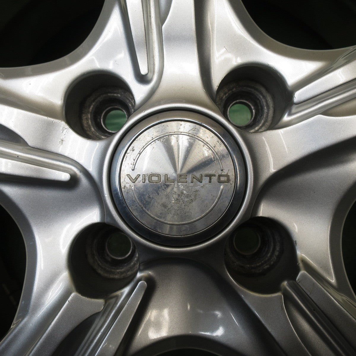 キレイ!22年◎スタッドレス 185/60R15 グッドイヤー アイスナビ8 VIOLENTO ヴィオレント 15インチ PCD100/4H◎6101203NJス