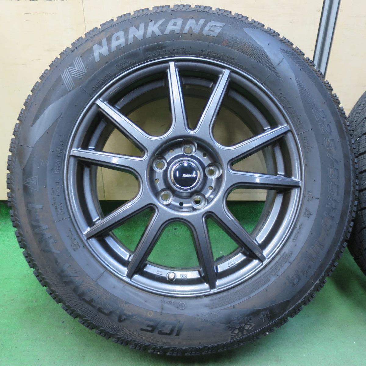 バリ溝!23年!キレイ!9分★スタッドレス 225/65R17 ナンカン アイスアクティバ AW-1 EMBELY 17インチ PCD114.3/5H★5093016イス