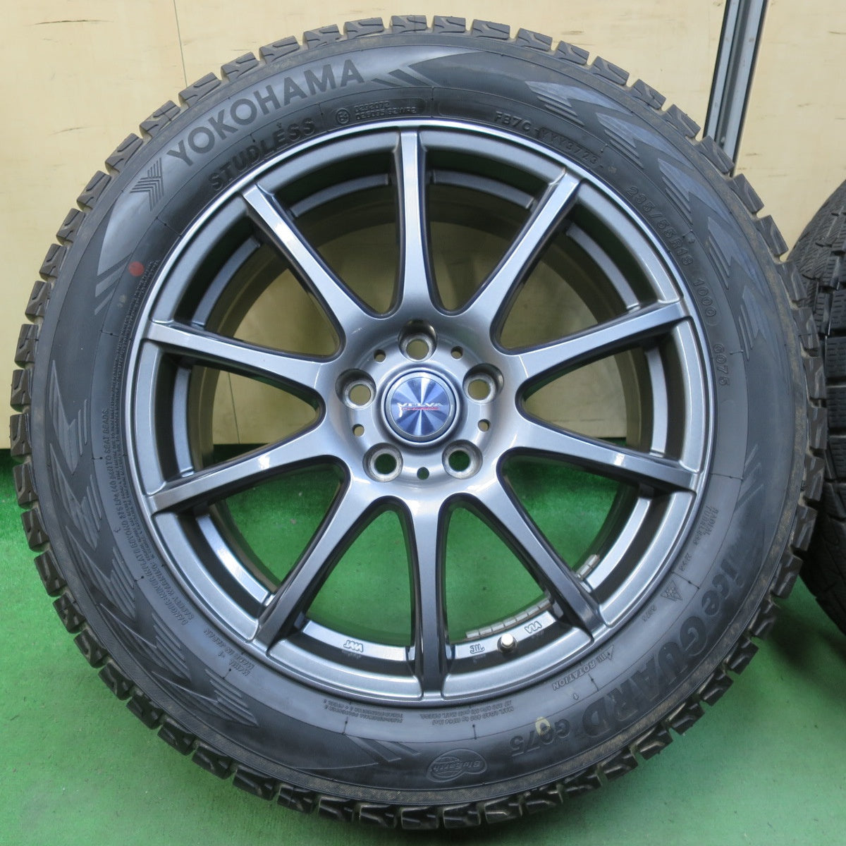 バリ溝!23年!キレイ!9.5分以上★スタッドレス 235/55R18 ヨコハマ アイスガード G075 VELVA CHARGE ヴェルヴァ 18インチ PCD114.3/5H★5040902イス