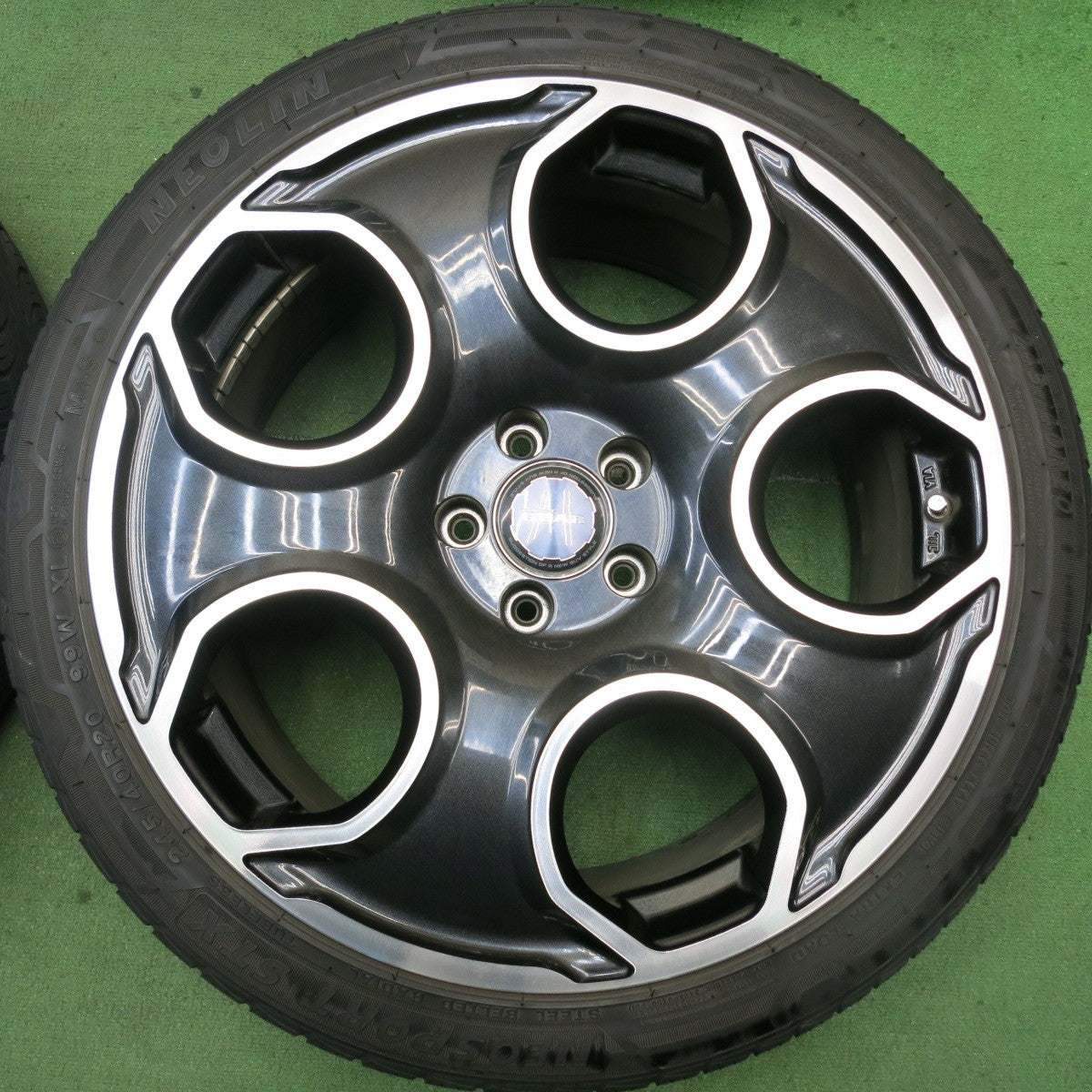バリ溝!21年!9.5分★PREMIX GEAR Lehrmeister 245/40R20 ネオリン NEOSPORT STX プレミックス ギア レアマイスター 20インチ PCD114.3/5H★5082405HAノ