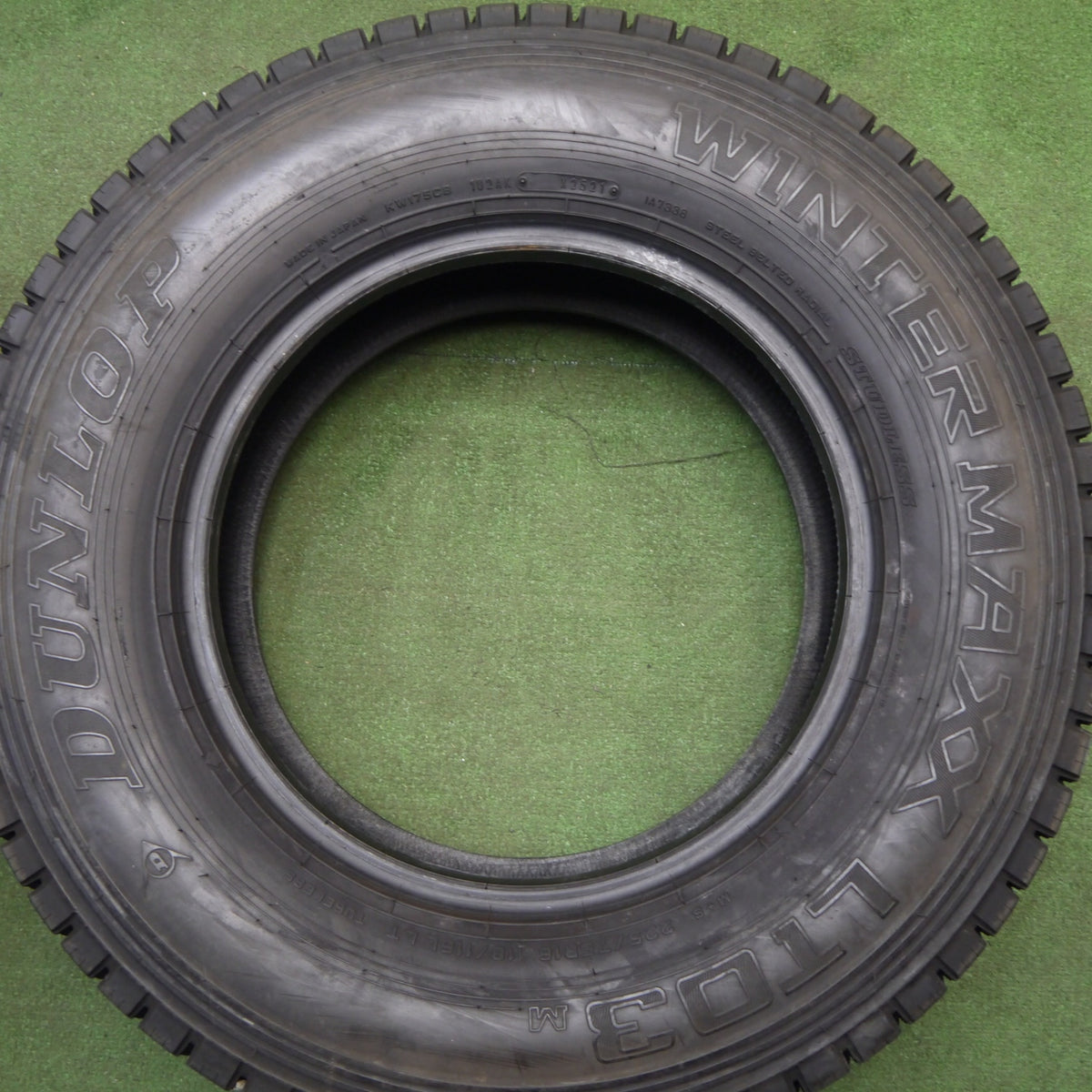 バリ溝!9.5分★スタッドレス 225/75R16 118/116L ダンロップ ウインターマックス LT03 タイヤ 16インチ 小型 トラック バス フィアット デュカト 等★6021805Hノタ