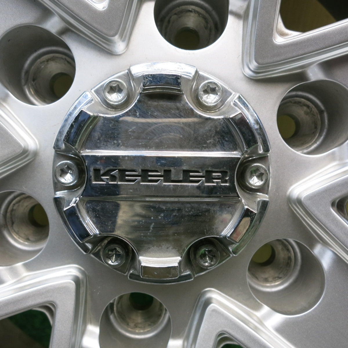 バリ溝!23年!キレイ!9.5分★KEELER 265/65R17 スタッドレス トーヨー オブザーブ GSi-6 LS キーラー 17インチ PCD139.7/6H★5110816HAス