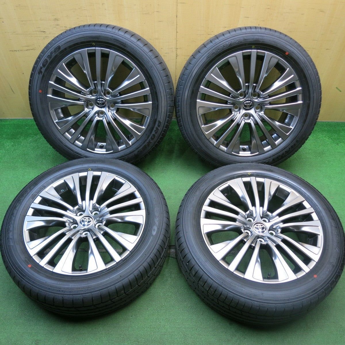新車外し!25年★トヨタ 80系 ハリアー Zグレード 純正 225/55R19 トーヨー プロクセス R46A 19インチ PCD114.3/5H★5070105HAノ