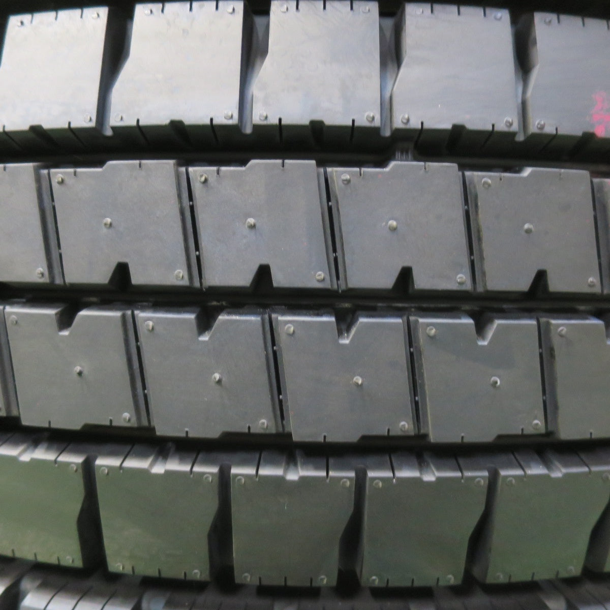 未使用!24年★トラック タイヤ 205/80R17.5 120/118N ブリヂストン デュラビス G640 DURAVIS 17.5インチ★5063005イノタ