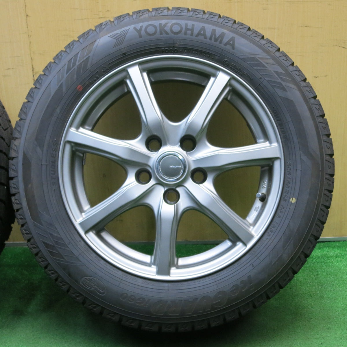 タイヤほぼ未使用!23年!キレイ★スタッドレス 205/60R16 ヨコハマ アイスガード iG60 MiLLOUS ミルアス 16インチ PCD114.3/5H★5051501NJス