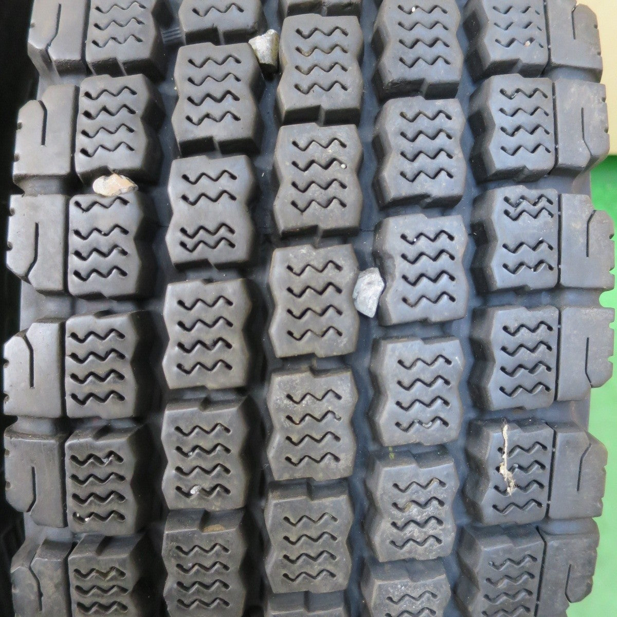 バリ溝!22年!9.5分★トラック タイヤ 225/80R17.5 123/122L スタッドレス ブリヂストン W910 17.5インチ★5021408イスタ