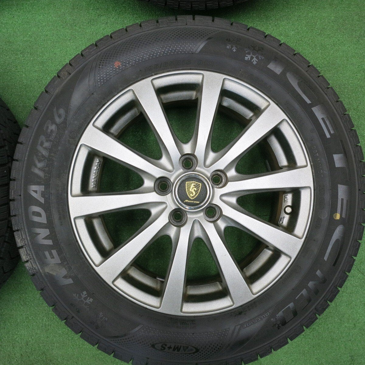 バリ溝!22年!9.5分以上★プリウス等 195/65R15 スタッドレス ケンダ KR36 アイステック ネオ MANARAY SPORT マナレイ 15インチ PCD100/5H★4121604TNス