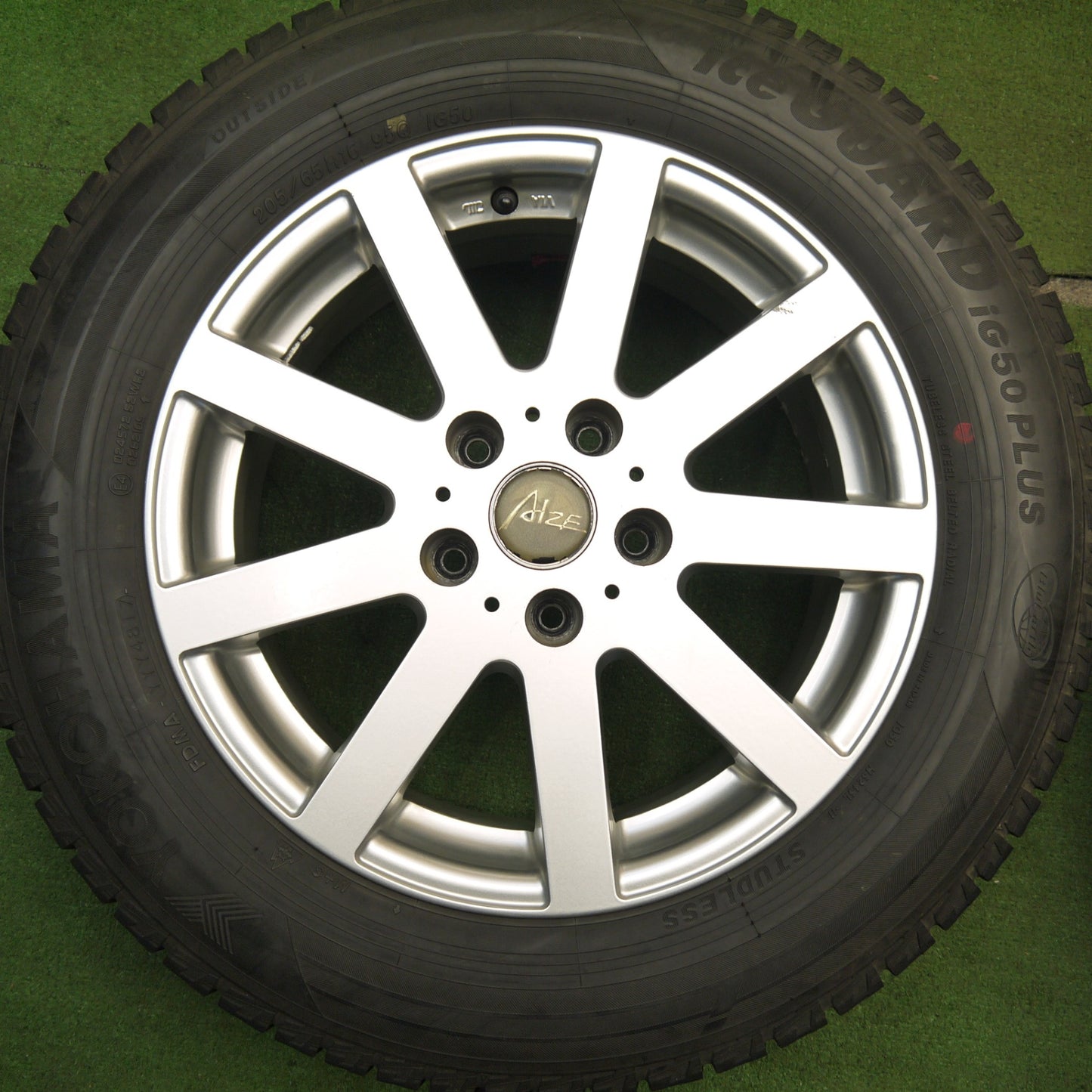 バリ溝!9.5分★スタッドレス 205/65R16 ヨコハマ アイスガード iG50 プラス ALZE 16インチ PCD114.3/5H★5043008Hス