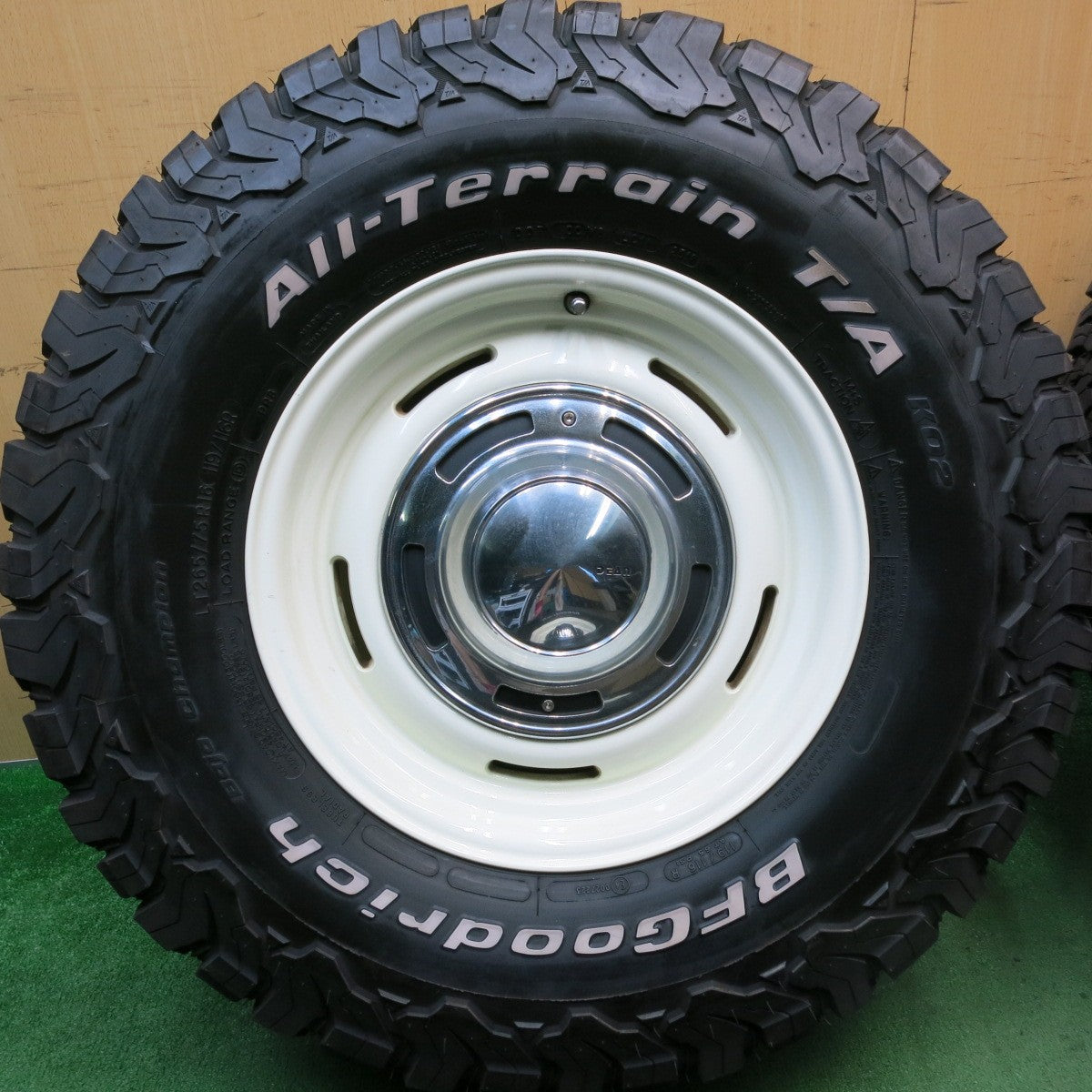 キレイ★DEAN CC3 CRIMSON 265/75R16 119/116R BFグッドリッチ All-Terrain T/A KO2 ディーン クリムソン PCD139.7/6H★5071901HAノ