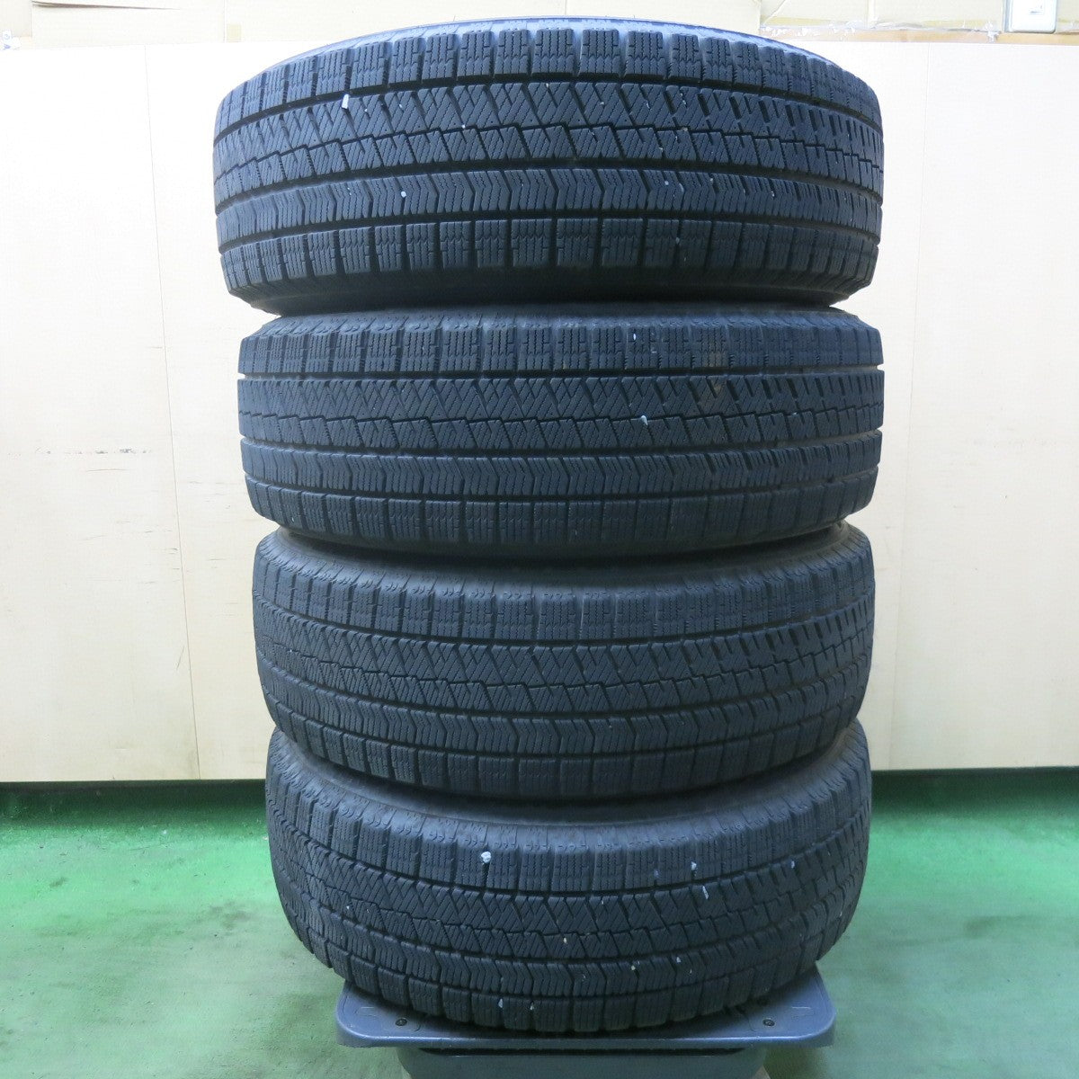 バリ溝!キレイ!9分★スタッドレス 205/65R16 ブリヂストン ブリザック VRX2 BALMINUM KR10 バルミナ 16インチ PCD114.3/5H★6033002SKス