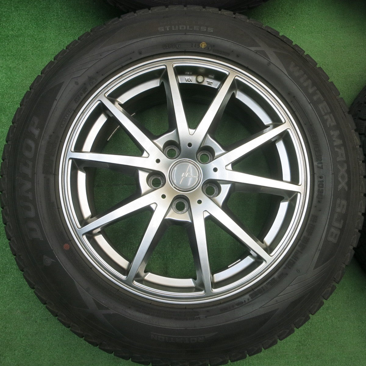 バリ溝!キレイ!9.5分★スタッドレス 225/65R17 ダンロップ ウインターマックス SJ8 LF SPORT LFスポーツ 17インチ PCD114.3/5H★5050202AKス