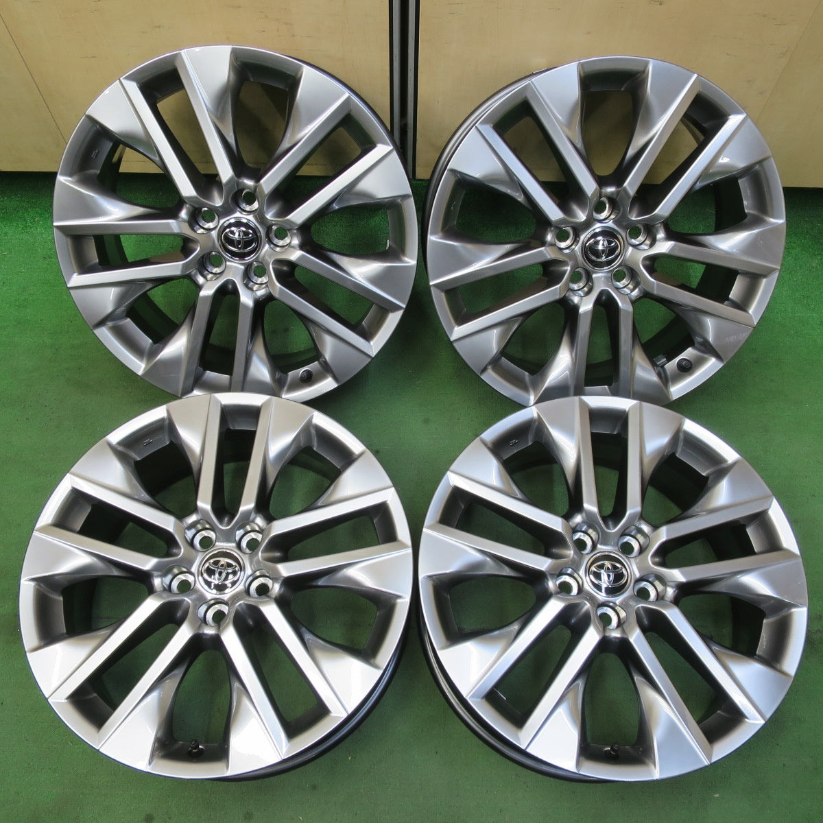 新車外し★トヨタ RAV4 G Z パッケージ 純正 ホイール 19インチ 19×7.5J PCD114.3/5H★5070907イホ