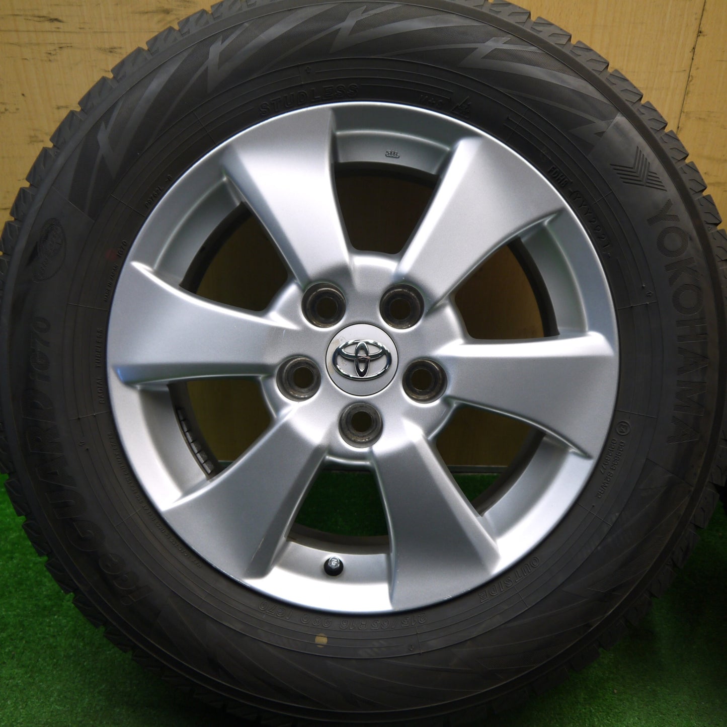 バリ溝!21年!9分★トヨタ 20系 アルファード ヴェルファイア 純正 215/65R16 スタッドレス ヨコハマ アイスガード iG70 16インチ PCD114.3/5H★5040908Hス